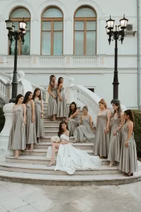 bride and her bridesmaids photoshoot inspiration