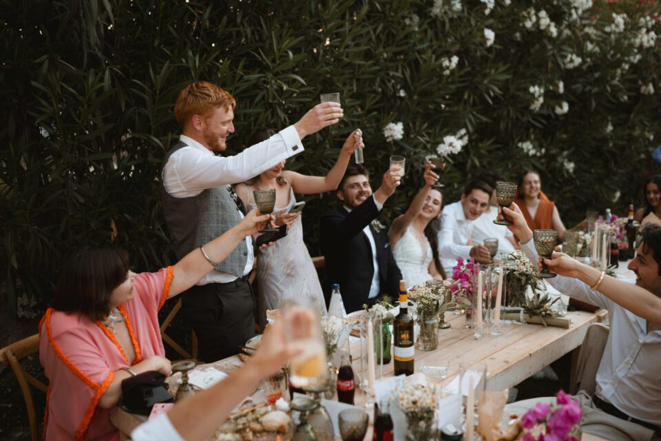 Outdoor wedding dinner at Alistos Hotel